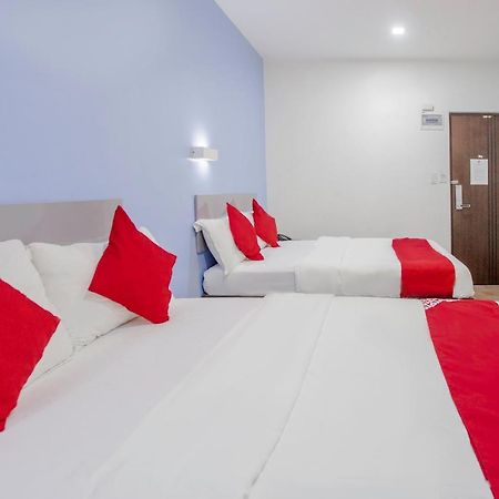 Oyo 637 Fox Hotel 奎松市 外观 照片