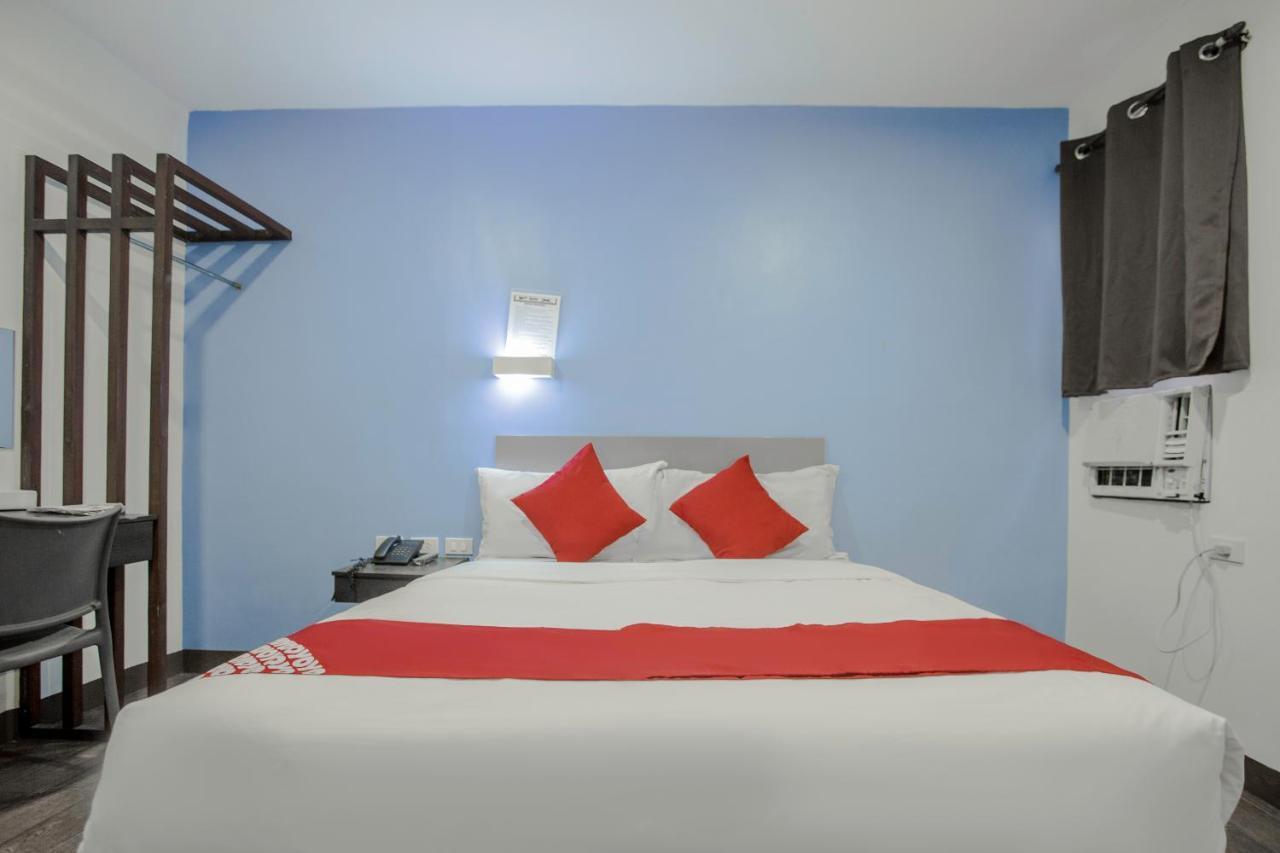 Oyo 637 Fox Hotel 奎松市 外观 照片