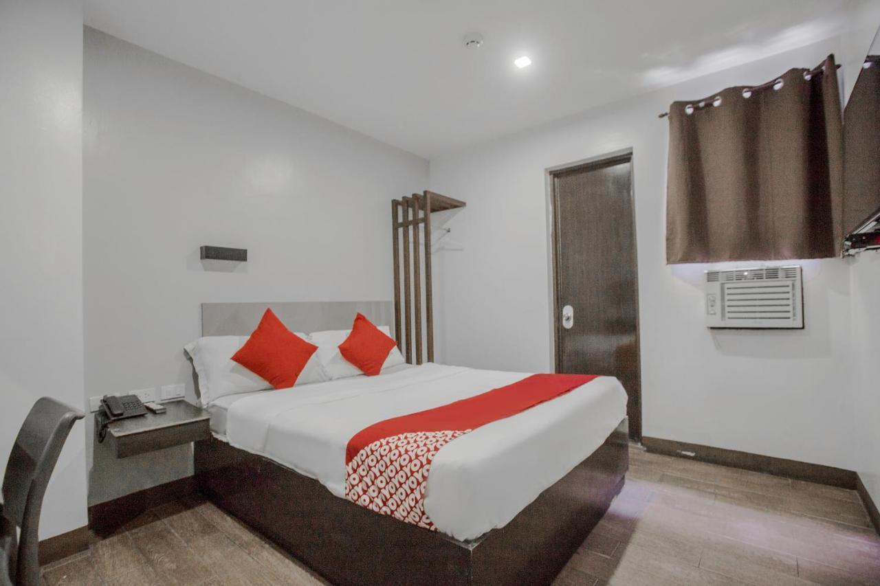 Oyo 637 Fox Hotel 奎松市 外观 照片