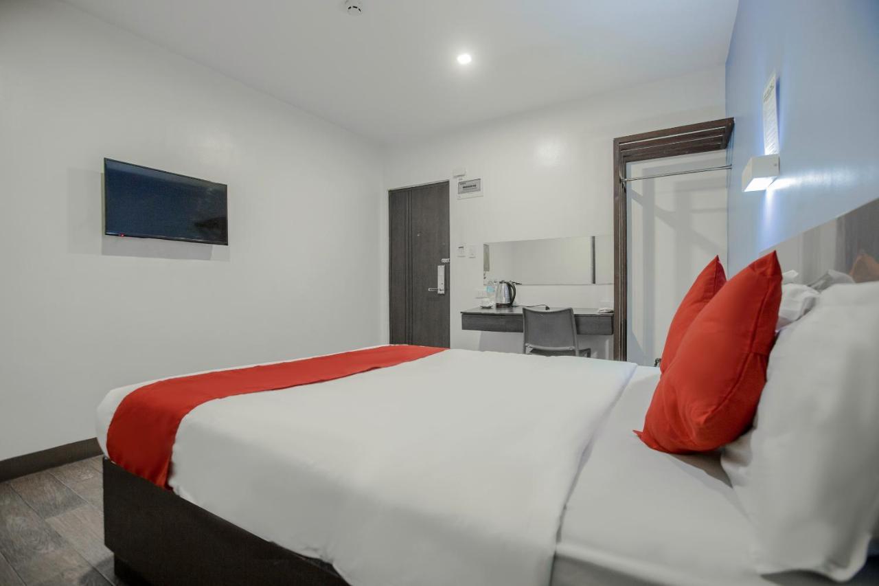 Oyo 637 Fox Hotel 奎松市 外观 照片