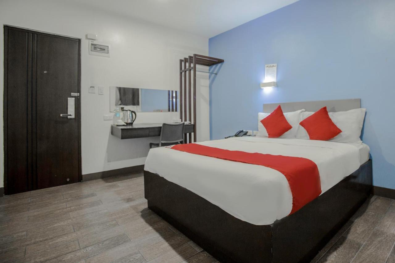 Oyo 637 Fox Hotel 奎松市 外观 照片