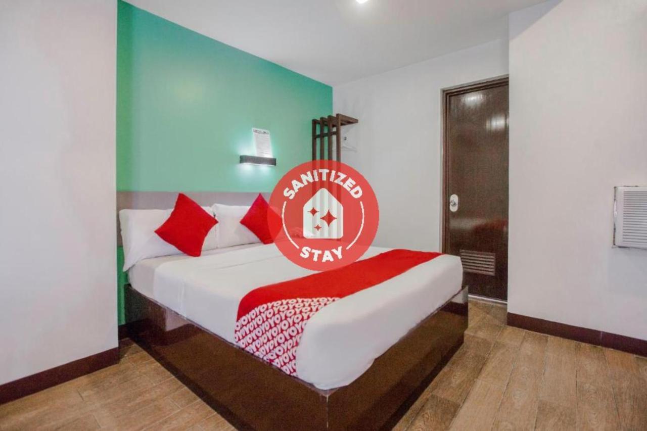 Oyo 637 Fox Hotel 奎松市 外观 照片