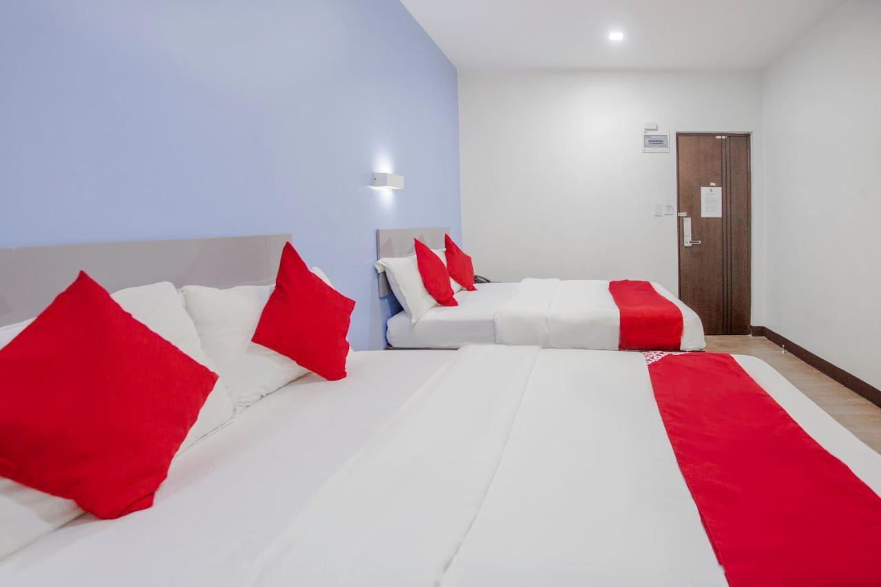 Oyo 637 Fox Hotel 奎松市 外观 照片