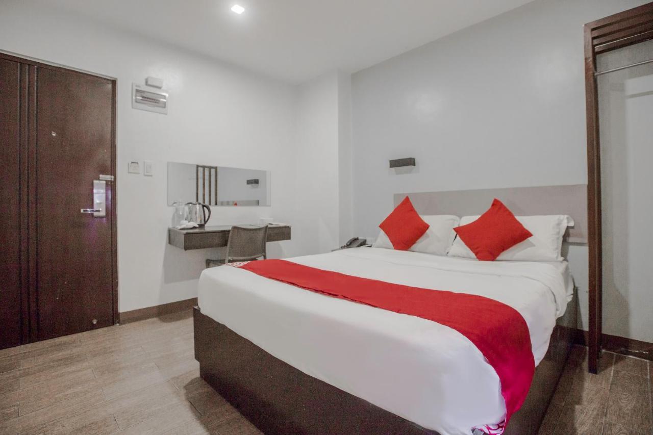 Oyo 637 Fox Hotel 奎松市 外观 照片