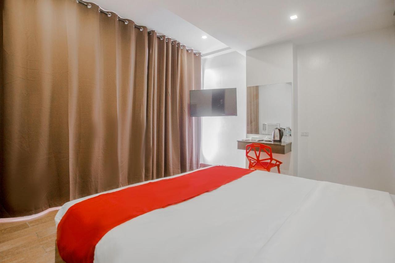 Oyo 637 Fox Hotel 奎松市 外观 照片