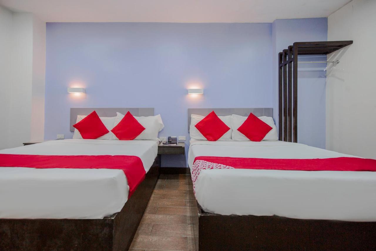 Oyo 637 Fox Hotel 奎松市 外观 照片