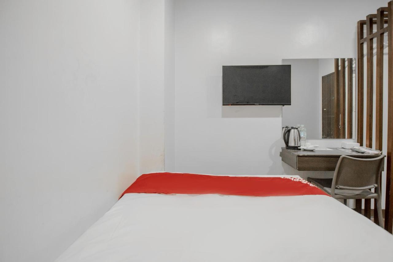 Oyo 637 Fox Hotel 奎松市 外观 照片