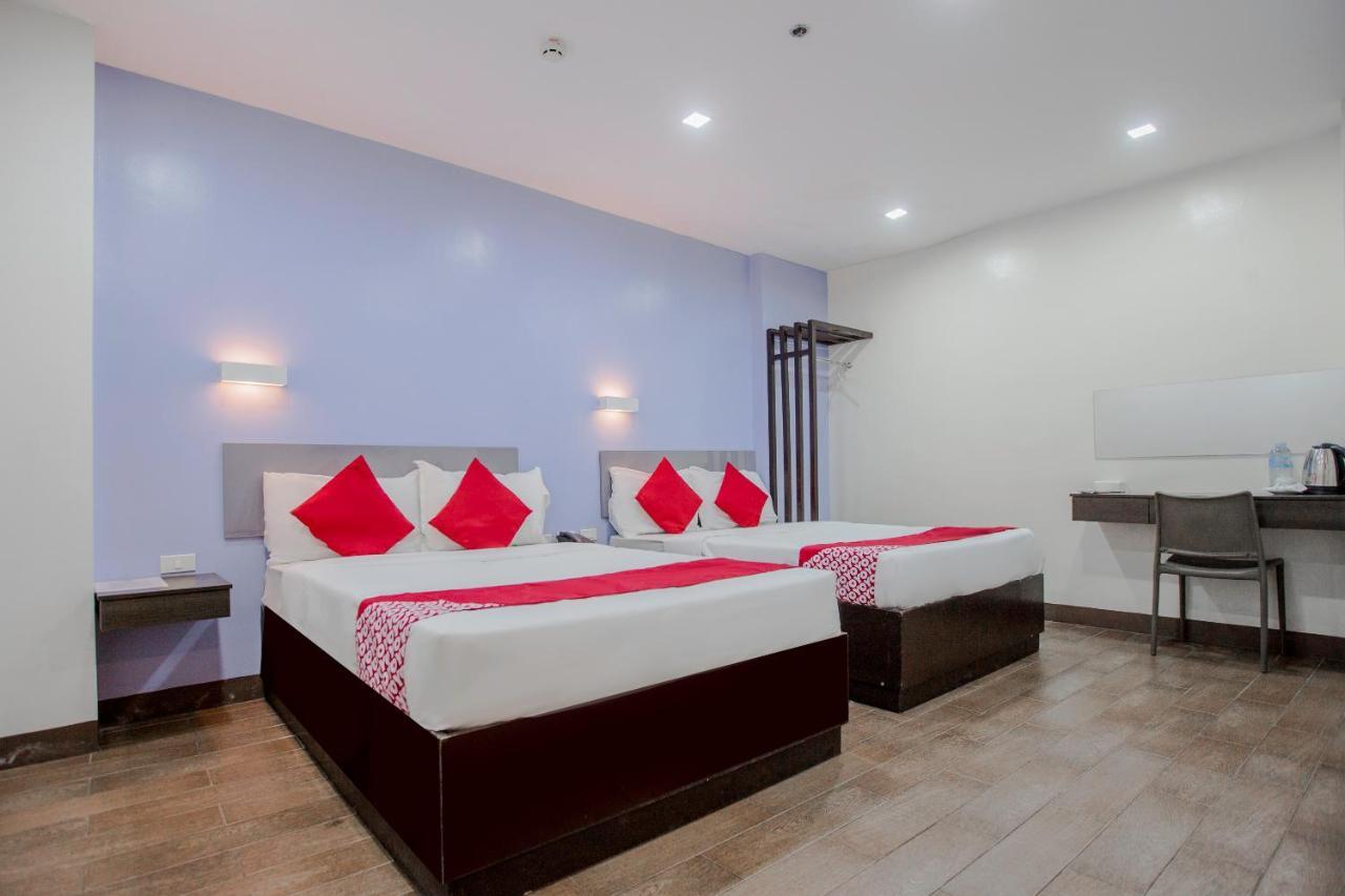 Oyo 637 Fox Hotel 奎松市 外观 照片