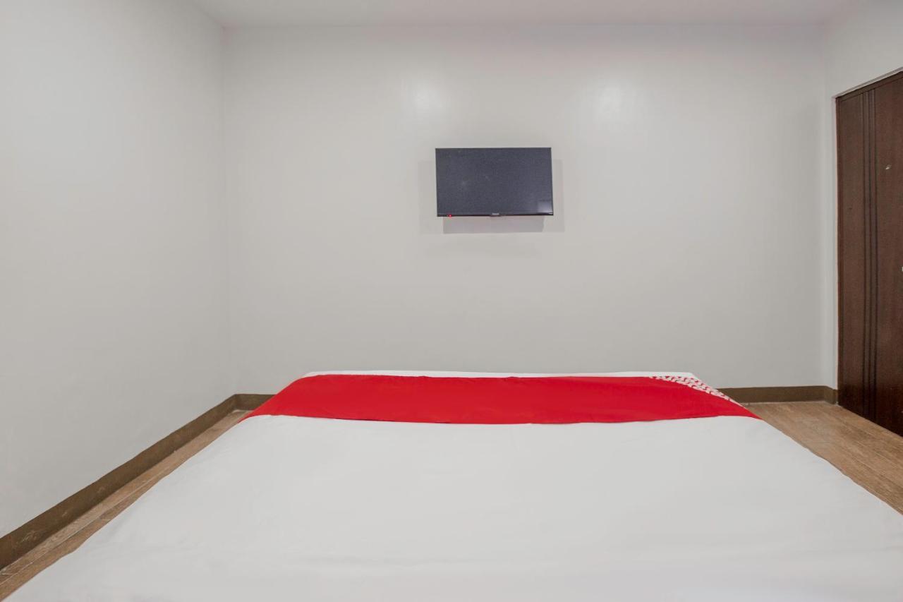 Oyo 637 Fox Hotel 奎松市 外观 照片