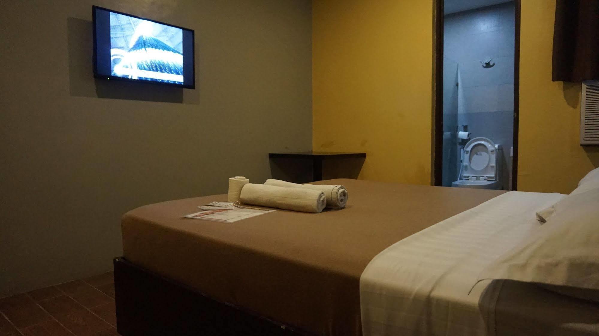 Oyo 637 Fox Hotel 奎松市 外观 照片