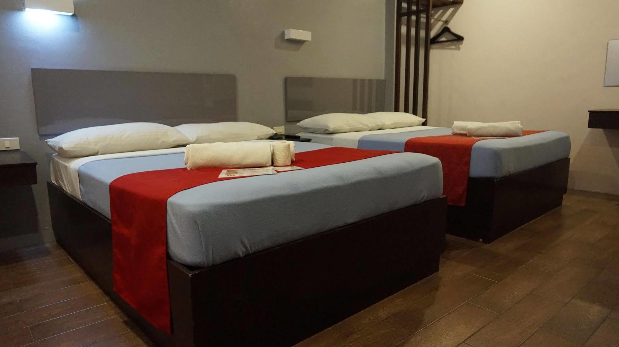Oyo 637 Fox Hotel 奎松市 外观 照片