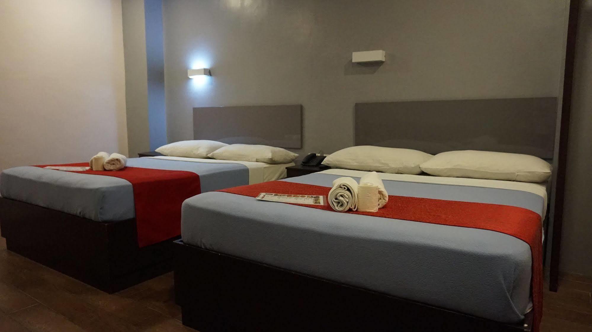 Oyo 637 Fox Hotel 奎松市 外观 照片